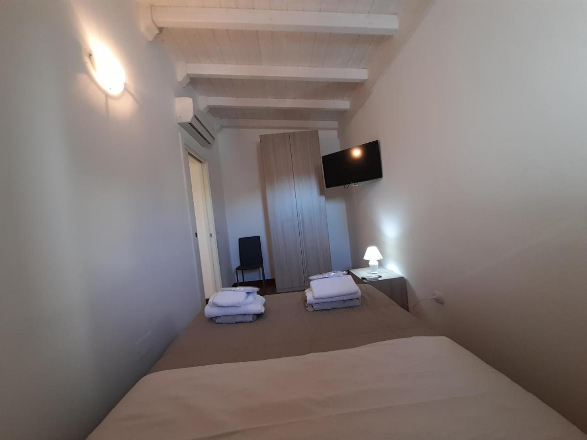 Appartamento Dimora Emilia Lecce Esterno foto