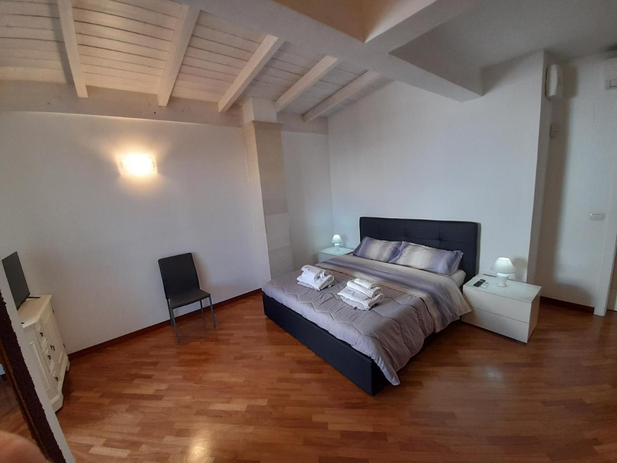 Appartamento Dimora Emilia Lecce Esterno foto